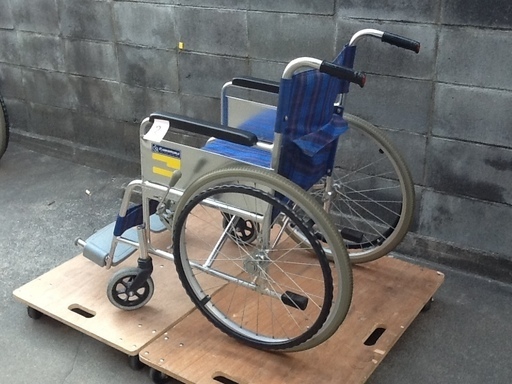 在庫限品 カワムラ KA102 車椅子 KA102-42 看護/介護用品
