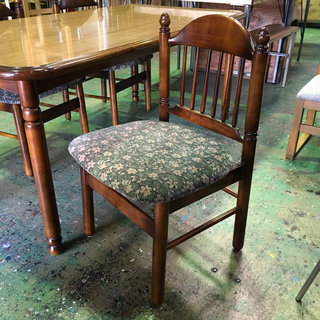 最終値下げ！アンティークな椅子 アンティーク スタイルチェア 猫足 肘付イス 幅51奥行き56高さ97cmの