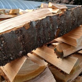 薪（さくら100％＋ナラのコロ薪付き）2018-2019シーズン用【未乾燥】　在庫２台のみ