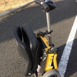 手渡し割引あり〼 シニアカー コンパクトに折り畳みが出来る‼️ セニアカー