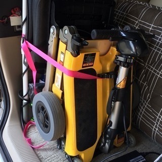 手渡し割引あり〼 シニアカー コンパクトに折り畳みが出来る‼️ セニアカー