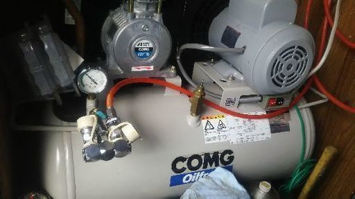 コンプレッサー売ります。ＣＯＭＧ