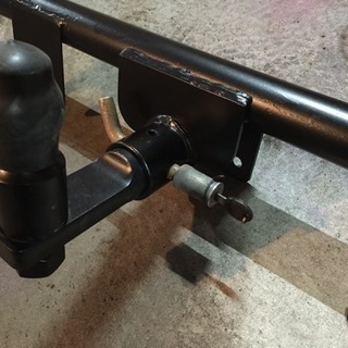 (取り引き中）200系ハイエース用ヒッチメンバー(中古)