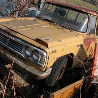 希少な部品取り旧車　黄色　トヨタ・スタウト