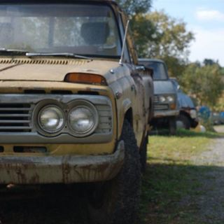 希少な部品取り旧車　黄色　トヨタ・スタウト