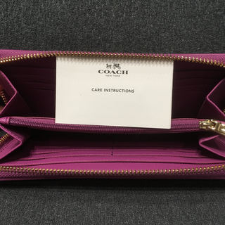 大人気！ＣＯＡＣＨの長財布★本物新品★激安★送料無料即日発送！価格交渉可！！