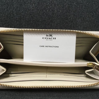 大人気ＣＯＡＣＨの長財布です★本物新品★激安★送料無料即日発送！価格交渉可！！