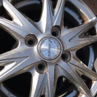 車のタイヤを買い取って下さい。