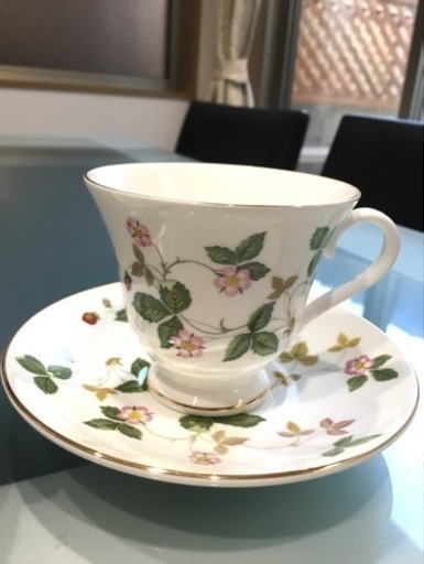 終了）ウエッジウッド ワイルドストロベリー カップ＆ソーサー2客  