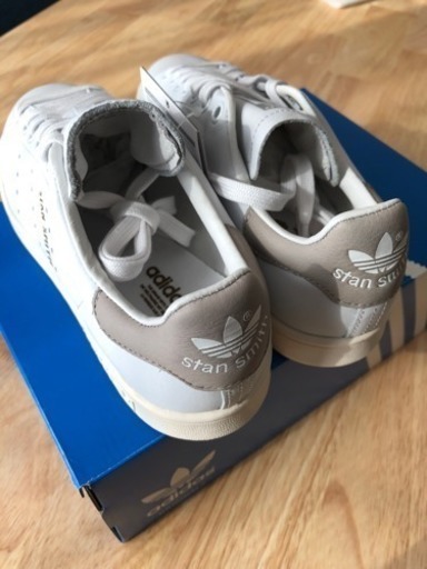 スタンスミス adidas グレー