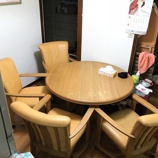 美品 ダイニングテーブル(円卓) 椅子セット