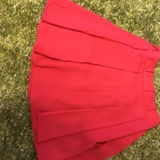 **値下げ 赤いスカート(郵送可)