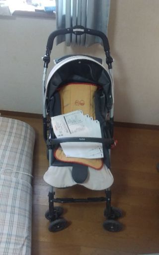 値下げ､美品!説明書付きアップリカ汗取りパッド付きベビーカー