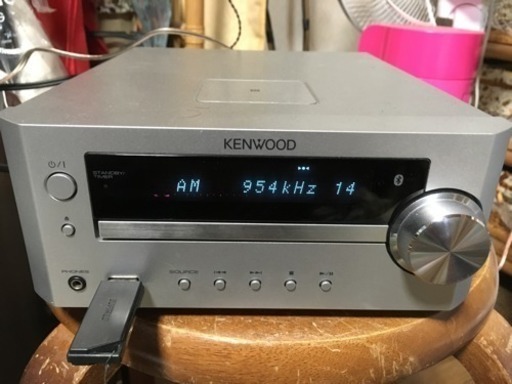 KENWOOD社製コンポKシリーズK–505シルバーボディとウッドゴールドスピーカーの組み合わせ