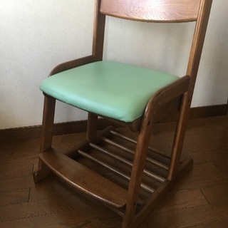 カリモク学習椅子