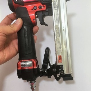 マキタ(Makita) AT1025HB 高圧エアタッカ【リライズ野田愛宕店】【引取限定】【中古品】