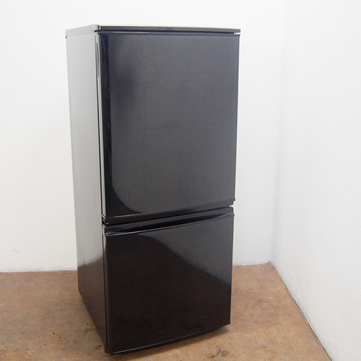 人気のブラックカラー 2014年製 どっちもドア 冷蔵庫 BL30