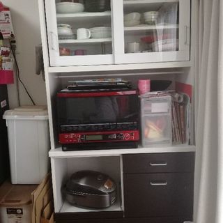 キッチンボード　食器棚