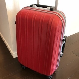 3.8キロスーツケース赤（キャリーバッグ）