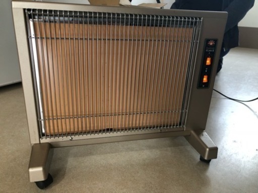 遠赤外線暖房器具