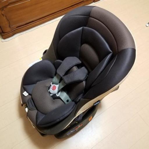 引越のため値引き　COMBI　ゼウスターン　チャイルドシート