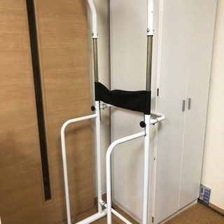 美品ぶら下がり健康器具