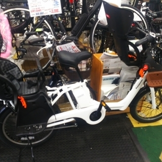 決算SALE　　Panasonic　2017　ギュット・アニーズ・DX　ホワイト　バッテリー16Ah　　フロントシート付き