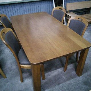 （☆1台限り☆家具お持帰り30％OFF!☆4/30（水）まで）ISSEIKI　ダイニング5点セット　木目　　　高く買取るゾウ八幡東店 ☆1台限り☆家具お持帰り30％OFF!☆4/30（水）まで）ISSEIKI