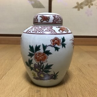 中国風 花鳥紋飾壺