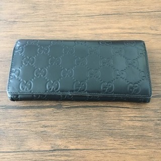 GUCCIシマ 二つ折り長財布