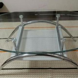  ガラステーブル　ニトリ製