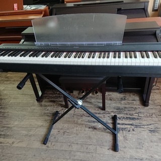ヤマハ　電子ピアノ　P-85B　19,000円