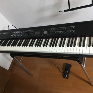Rolandステージピアノ RD-700GX  ケース付き