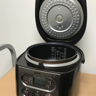 炊飯器（ジャー炊飯器 ECJ-MS30(SL)，サンヨー）
