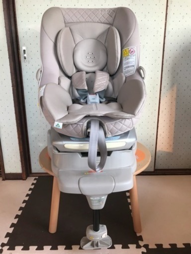 ☆美品☆チャイルドシート combi ラクティアターン ラグジュア 最上級モデル