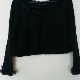 黒いセーター（フリル付き）サイズM