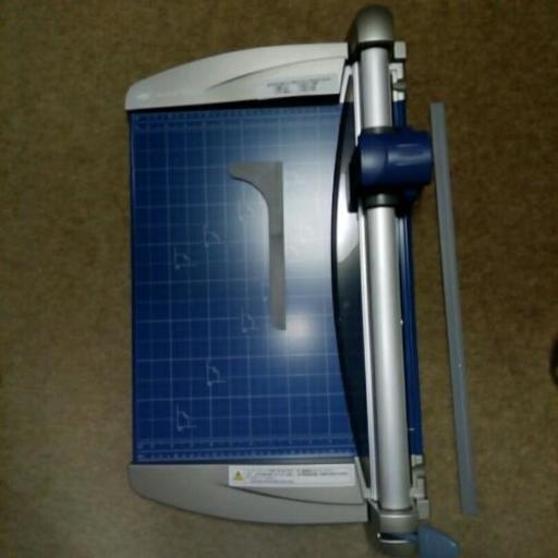 ロータリーカッター（事務用品、写真家用）