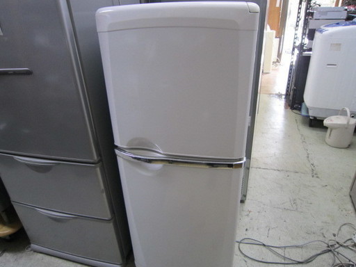 三菱冷蔵庫136L MR-14J-w２００６年製幅：49cm、奥行：60cm、高さ：122cm