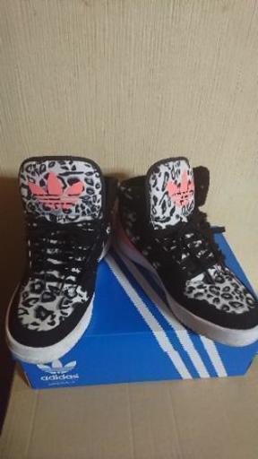 【交渉中】adidas スニーカー