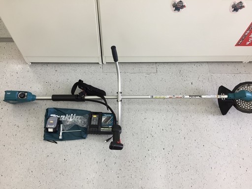 マキタ(makita) 充電式草刈機 Uハンドル 18V バッテリ・充電器付 MUR182UDRF