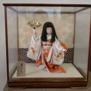 日本人形あげます。