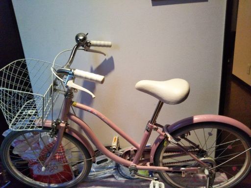 ピンクの女の子用自転車