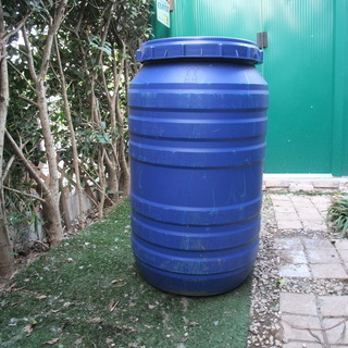 ブルー色　大型　２３０L 雨水タンク / 肥料容器 / 非常水 ...