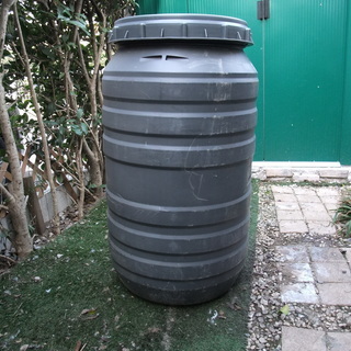 引き取り限定 グレー色　大型　２３０L 雨水タンク / 肥料容器...