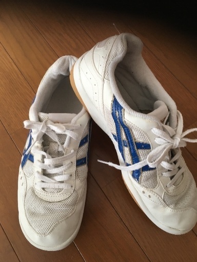 Asics 体育館シューズ 25 5センチ ちょび 大野城の靴 スニーカー の中古あげます 譲ります ジモティーで不用品の処分