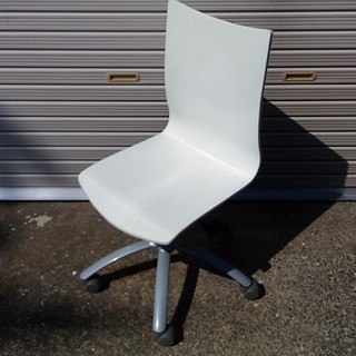 白の椅子♪　パソコンデスク　オフィス用品　チェア　