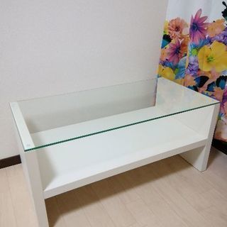 ガラストップ　テーブル　お洒落　シンプル　IKEA　ローテーブル