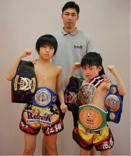 笑顔を絶やさず楽しくキックボクシングトレーナー Refrek 大和のその他の正社員の求人情報 Fitness Kickboxing Refre K ジモティー