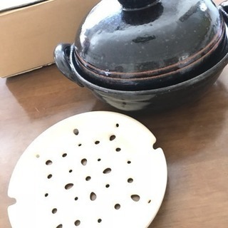 土鍋  2-3人用  直径25cm程   蒸し皿付き