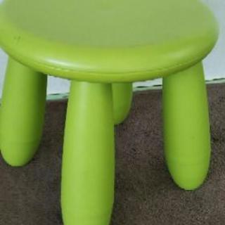 イケアの子ども椅子　緑